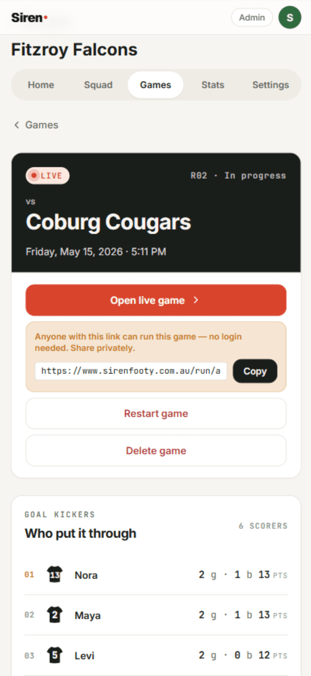 Public run-link scoring view for parents